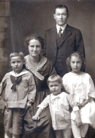 Edward Johnston Family of Ft. Wayne, IN c 1920